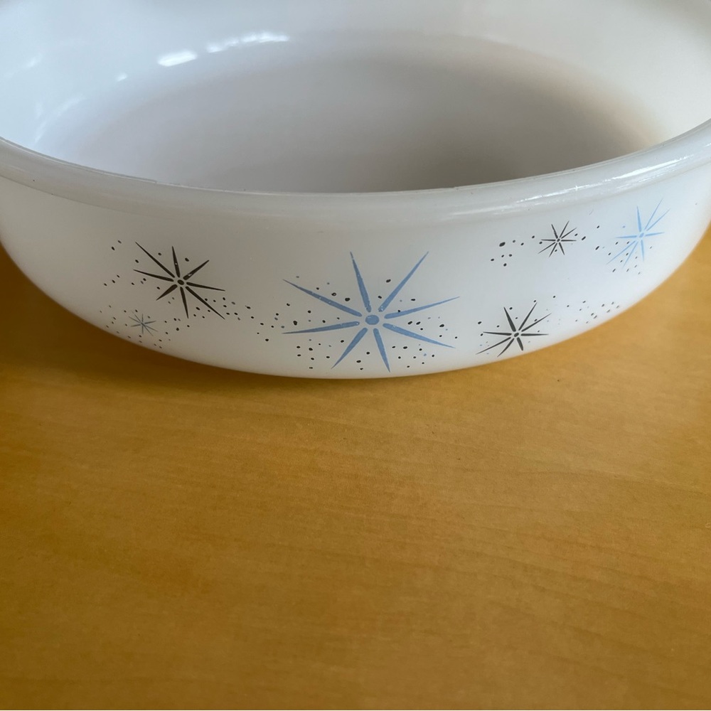 VINTAGE Glasbake 8” Atomic Starburst Milk Glass Covered Casserole - Picture 3 of 6